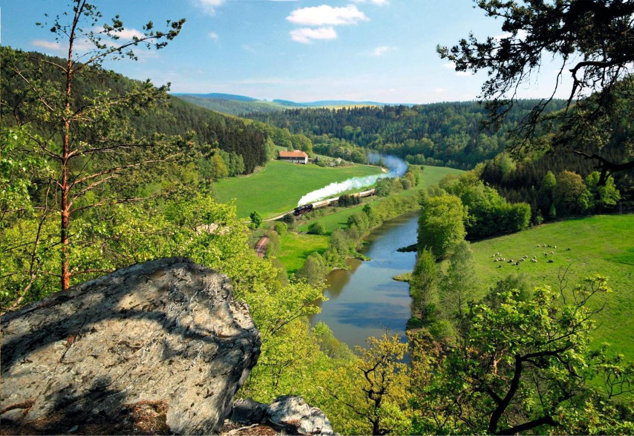 MuldenhammerOk Ferien - Altes Bahnhausアパートメント エクステリア 写真